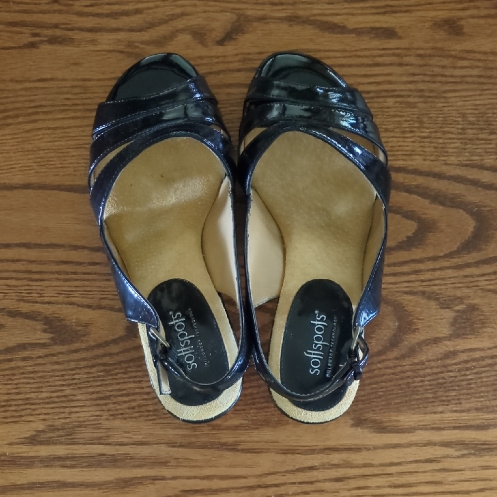 Softspots Neima Women's Glossy Black Sandals